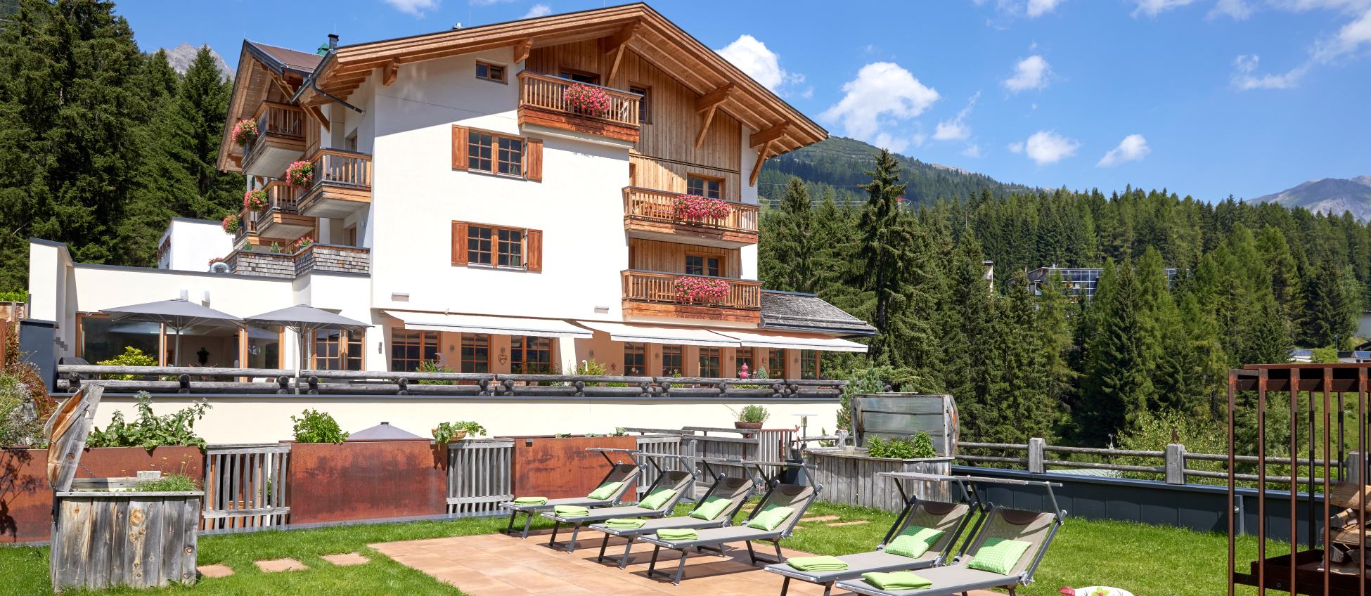 01a_hotel_waldhof_header_c_michael_huber