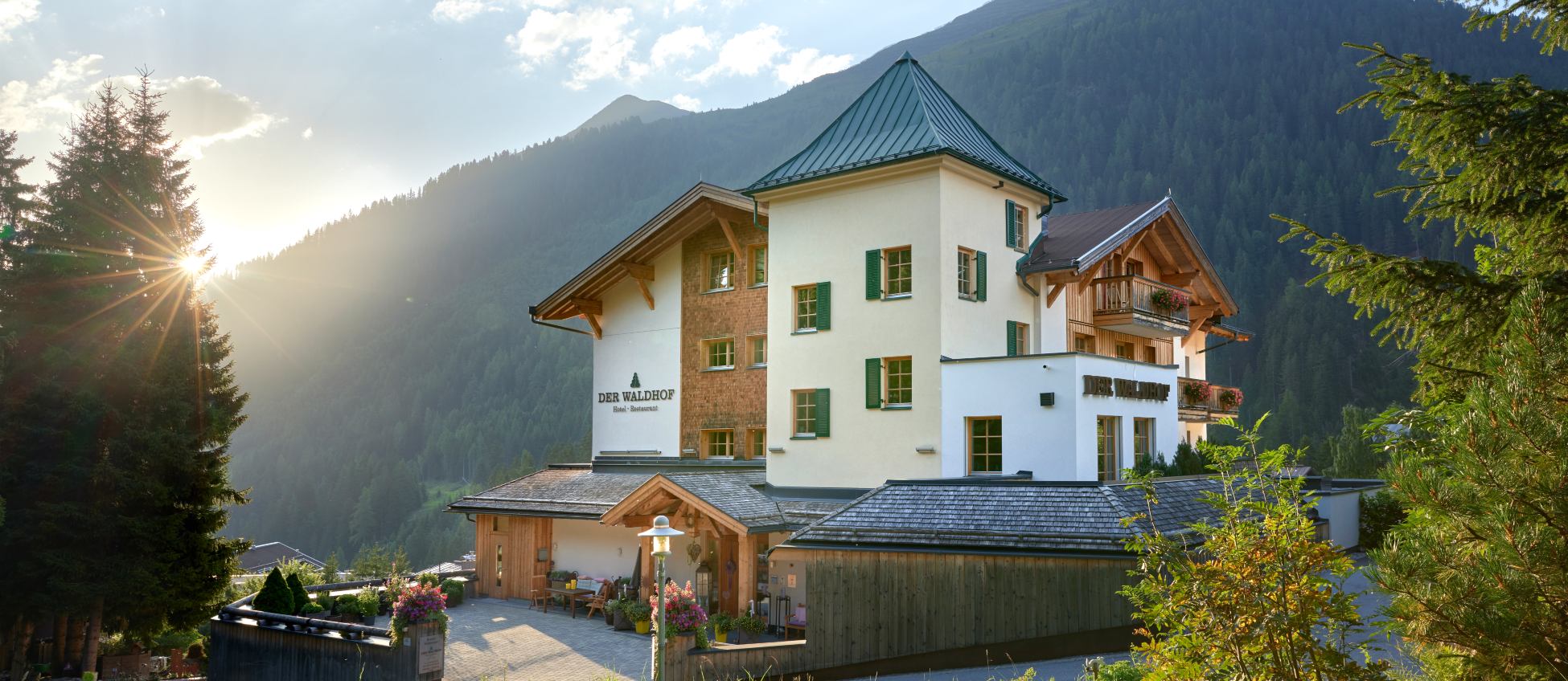 1_hotel_aussenansicht
