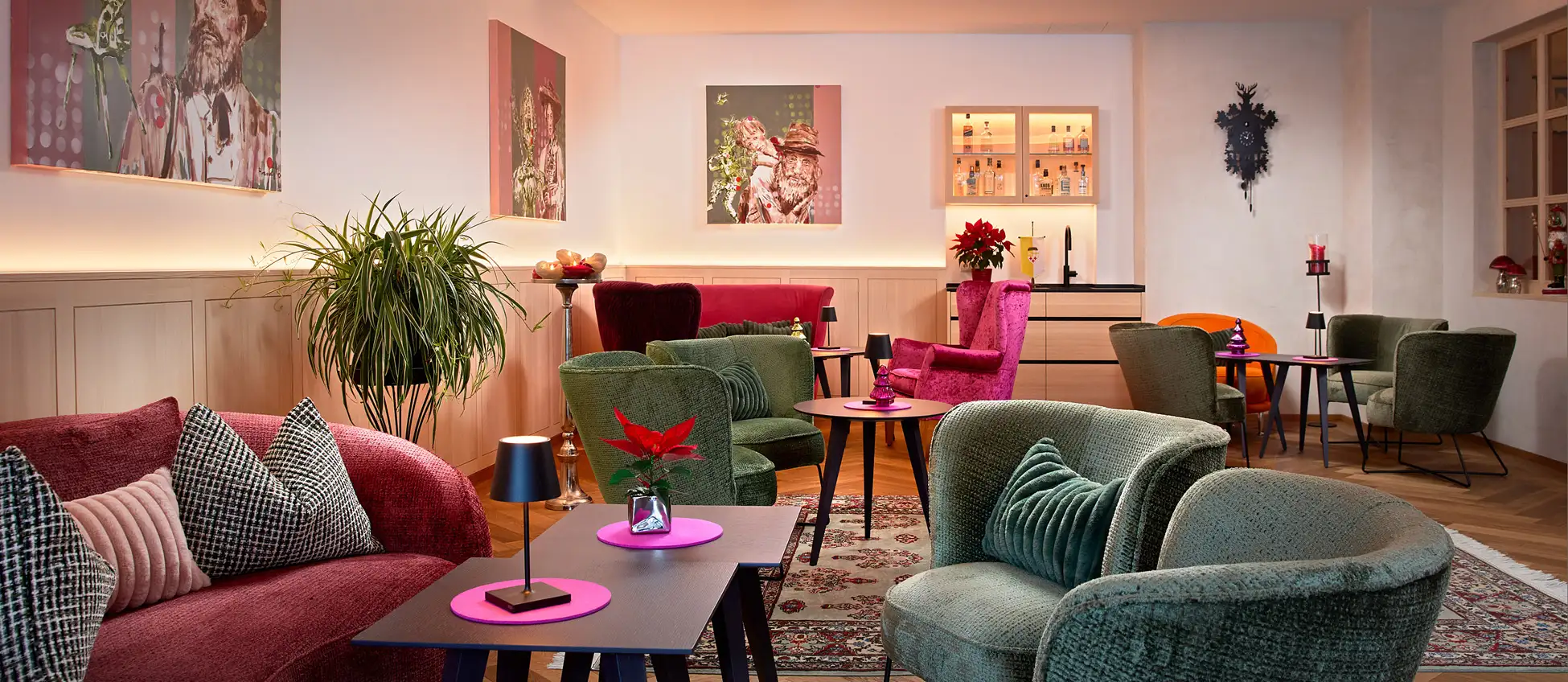 4_waldhof_st-anton_header_willkommen_wohnzimmer.webp