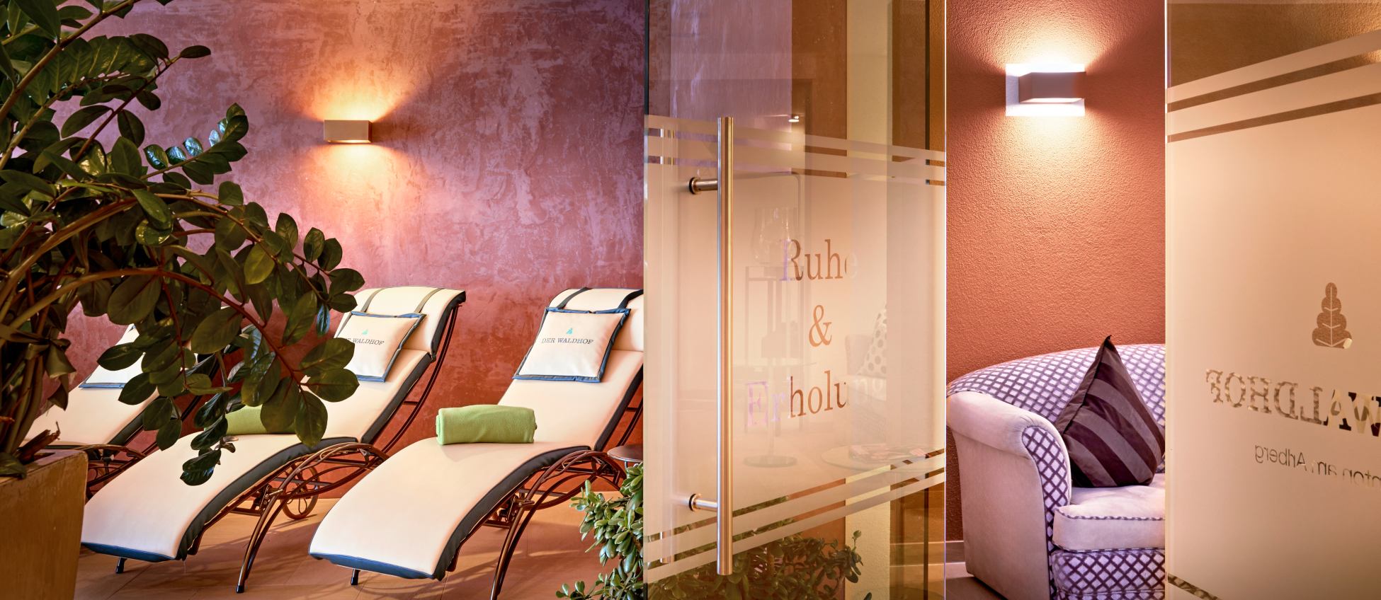 01_hotel_waldhof_header_sauna_c_michael_huber